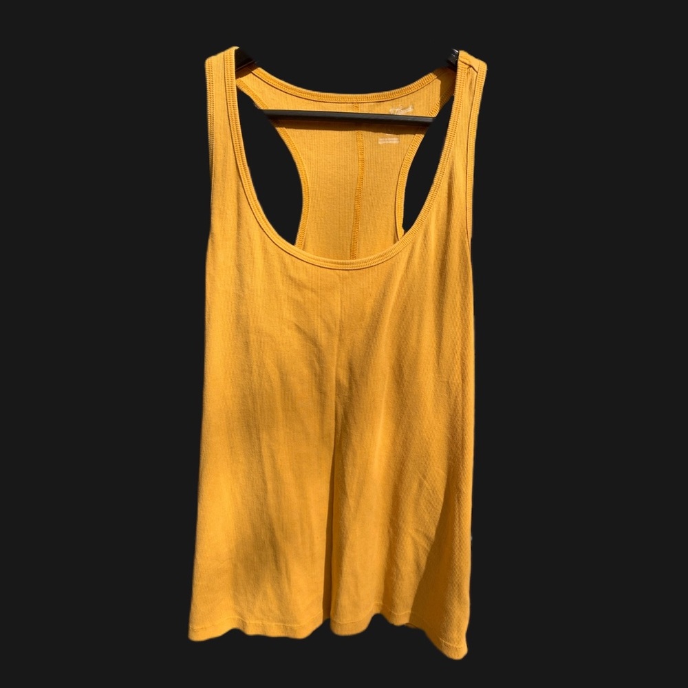 Universal thread CO 2!! Tank tops for 1!